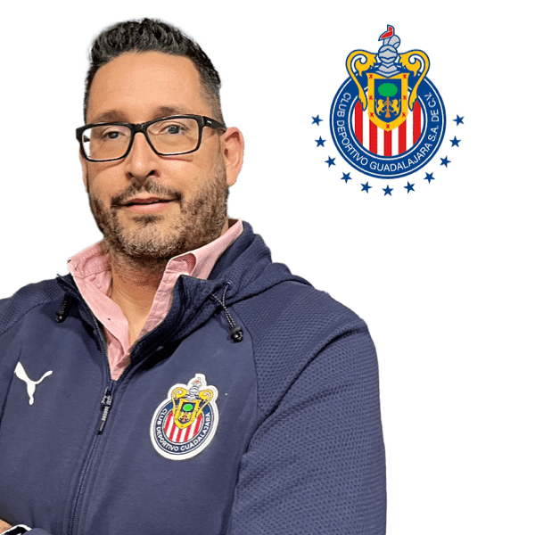 ALEJANDRO OLIVARES GERENTE MERCADOTECNIA CHIVAS